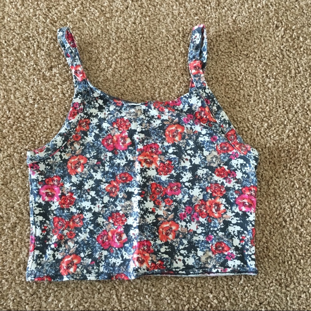 Aeropostale Floral Patterned Crop Top